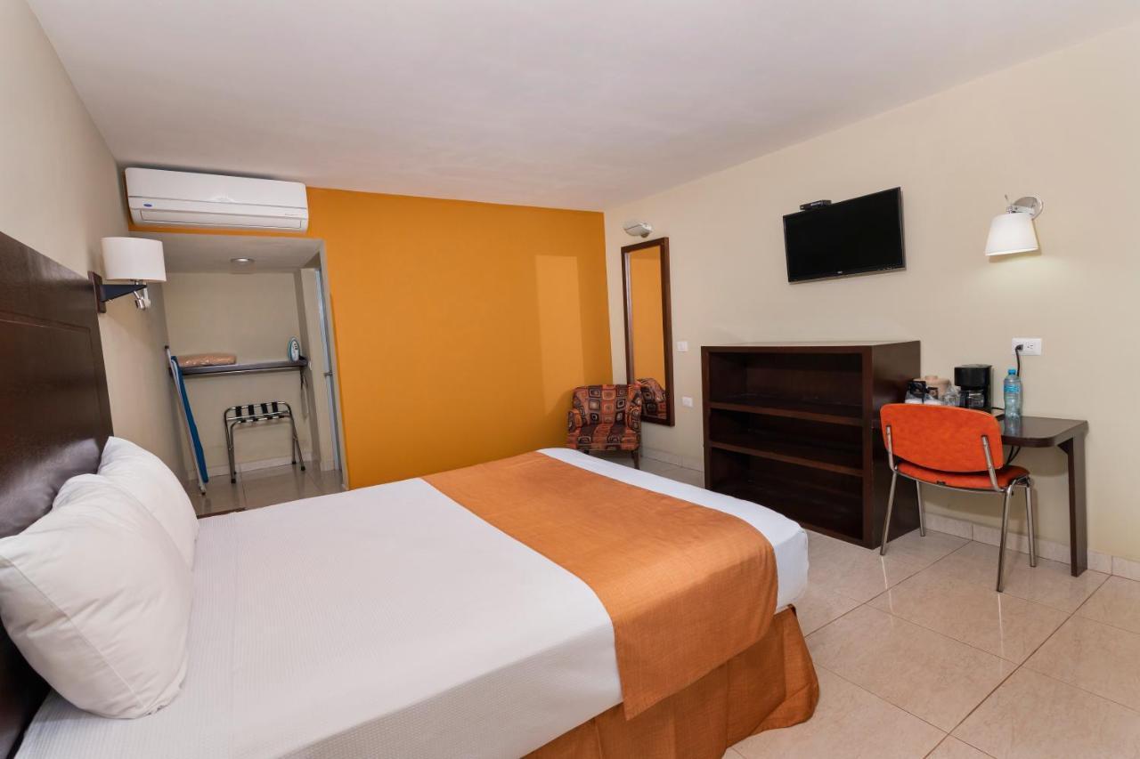 El Camino Hotel & Suites Heroica Caborca Exterior photo